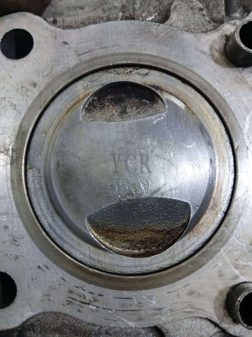 سلام عليكم بوش رياضي وحدة سكنس وثنين ماكس توصيل موجود بكل مكان بوش مال حاوية مكاني  بل الاعظمية بشارع الضباط للاستفسار الاتصال او مراسلة خاص ***********..قياس 55.58.59
