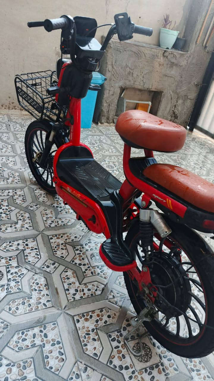 متاح دراجه شحن مستعمل 6لشهر جديده كهربائيات كامل بطاريات مع ضمان .
سعرها 450بيها مجال للشراي 
رقم مبايل . ***********

