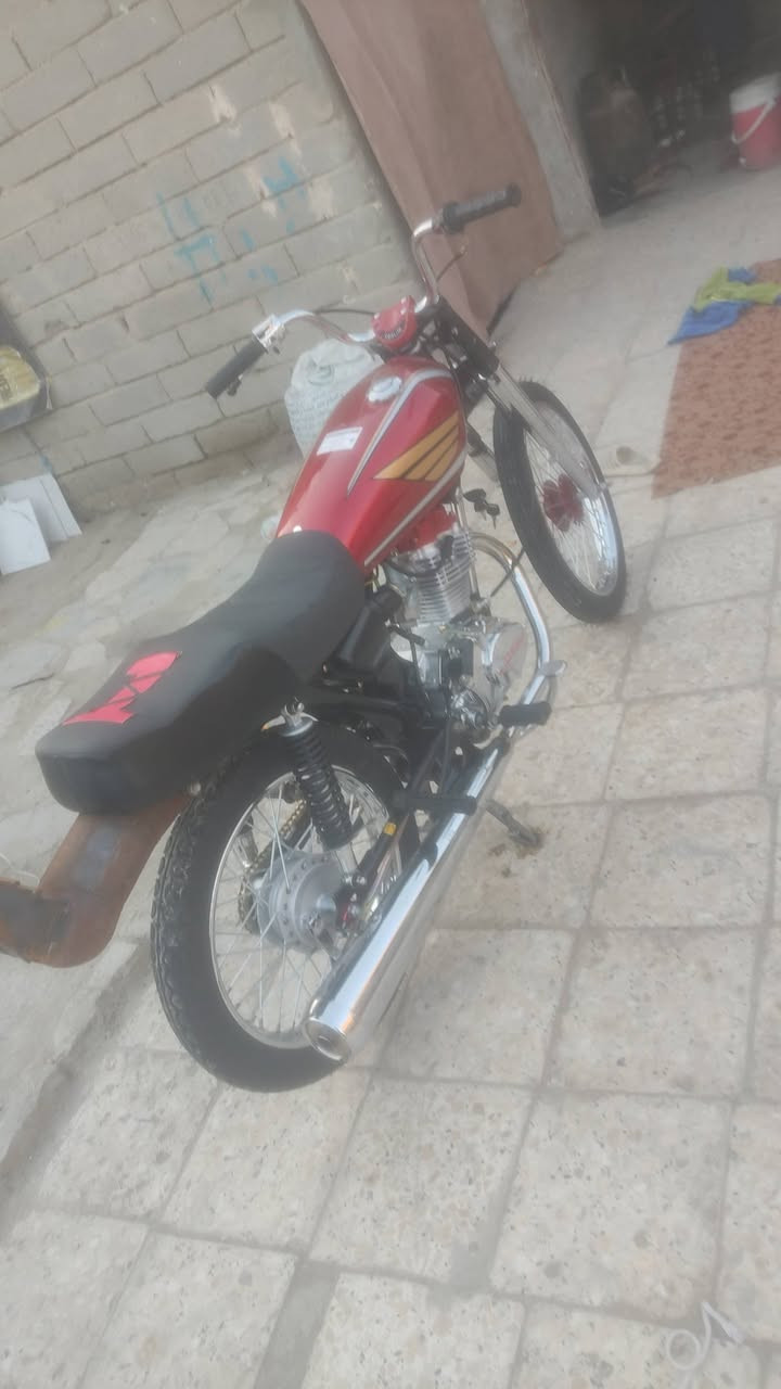 يا الله سلام عليكم شباب دراجه ما ناقصه اي شي كبل الشارع ✈️ البيع كلك كلك كلك دراجه ما صار شهر من معمره يابسه و احلى من صور  سعر 675وبيه مجال الشراي للتواصل ***********وتساب
