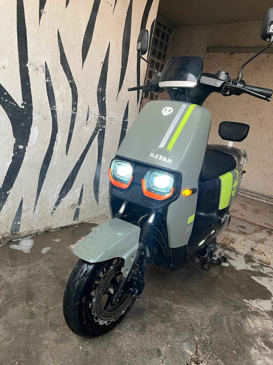 سلام علييكم
دراجه للبيع شحن
نوعيه ريان جديده مصار شهرين من ماخذها
مواصفات
ثلاث سرع
6 بطاريات كبار
سرعه حقيقه ٦٠
صندوك جبير
قاطع دوره
الدراجه جديده كلش
الي يريد يستفسر عنها
الرقم *********** فقط واتساب 2
)
