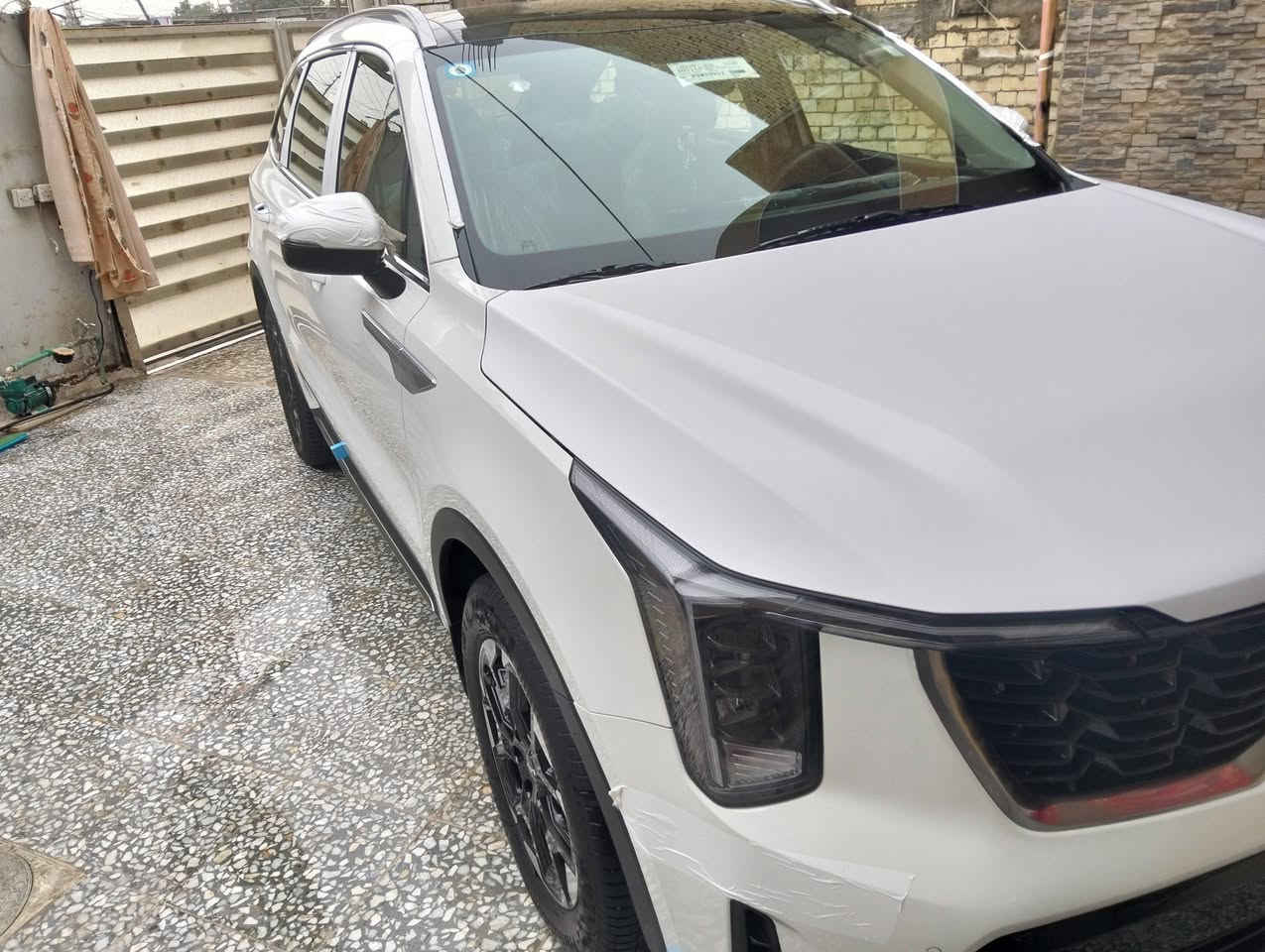 السلام عليكم كيا سورينتو موديل 25 ماشي 11,000 سياره جديده معنى الكلام اربع سلندر سبعه راكب ثلاث قطع تبريد كيرماوس صندوق كهرباء كشنات الاماميه كهرباء سياره كلش حلوه سعرها 290 بغداد المشتل رقم الهاتف ***********
