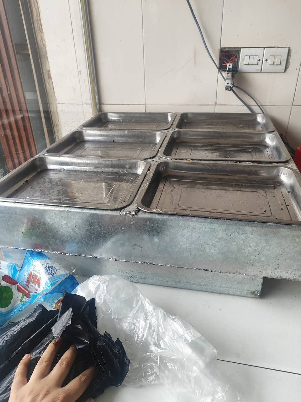 السلام عليكم غراض مطعم كلهن جدد استعمال قليل قلايه فلافل شوايه كص حمايه كراسي طوس مقبلات مواعين تريد تانكي ماي طن ماطور حرامي تريد شلعه تريد مفرد***********
