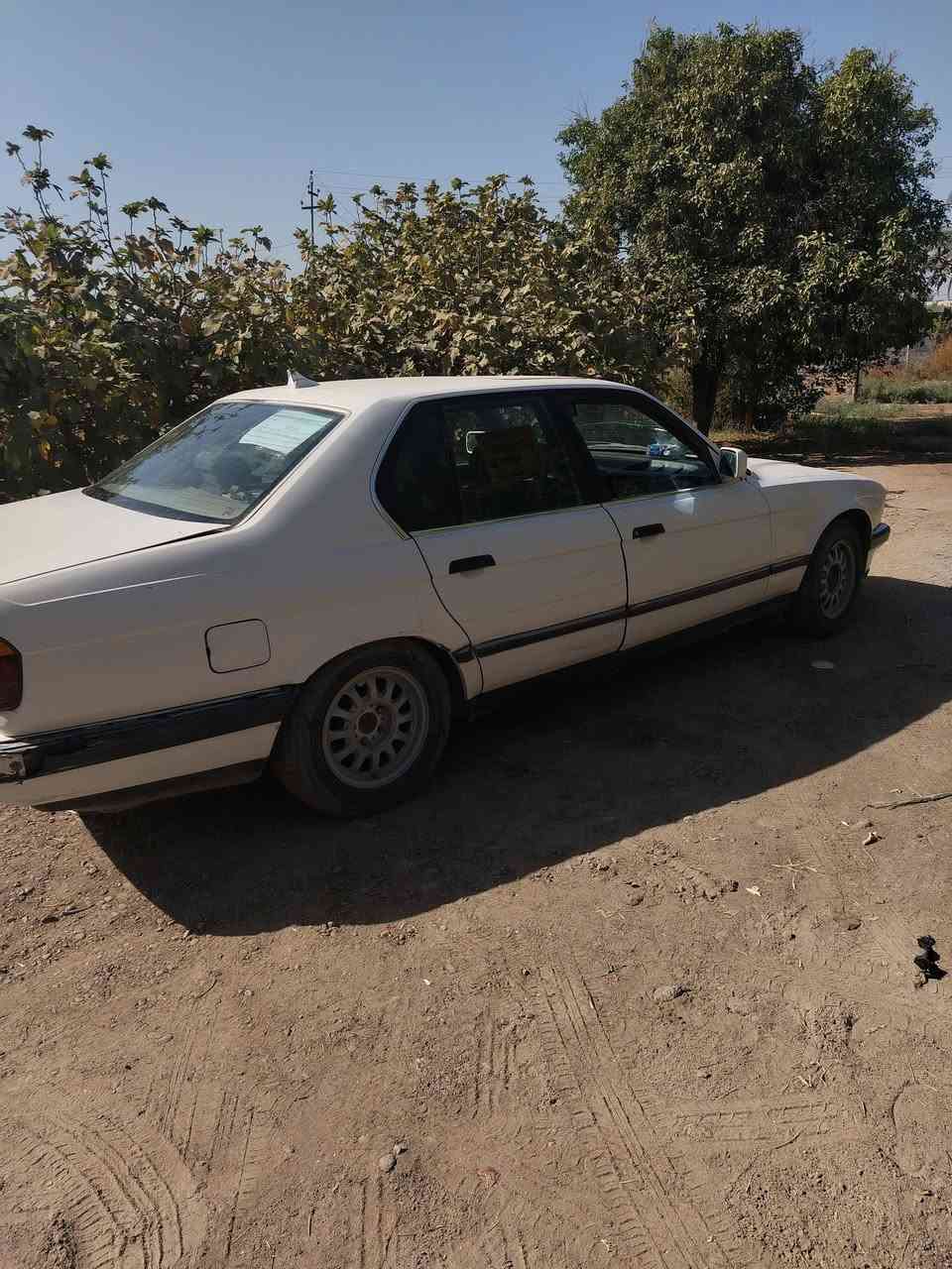 السلام عليكم للبيع بي ام 735 كير ومحرك فول أوراق ضايعه ابيع حبل العنوان الضلوعية الحردانيه السعر 16وبيه مجال التصال على الرقم ***********
