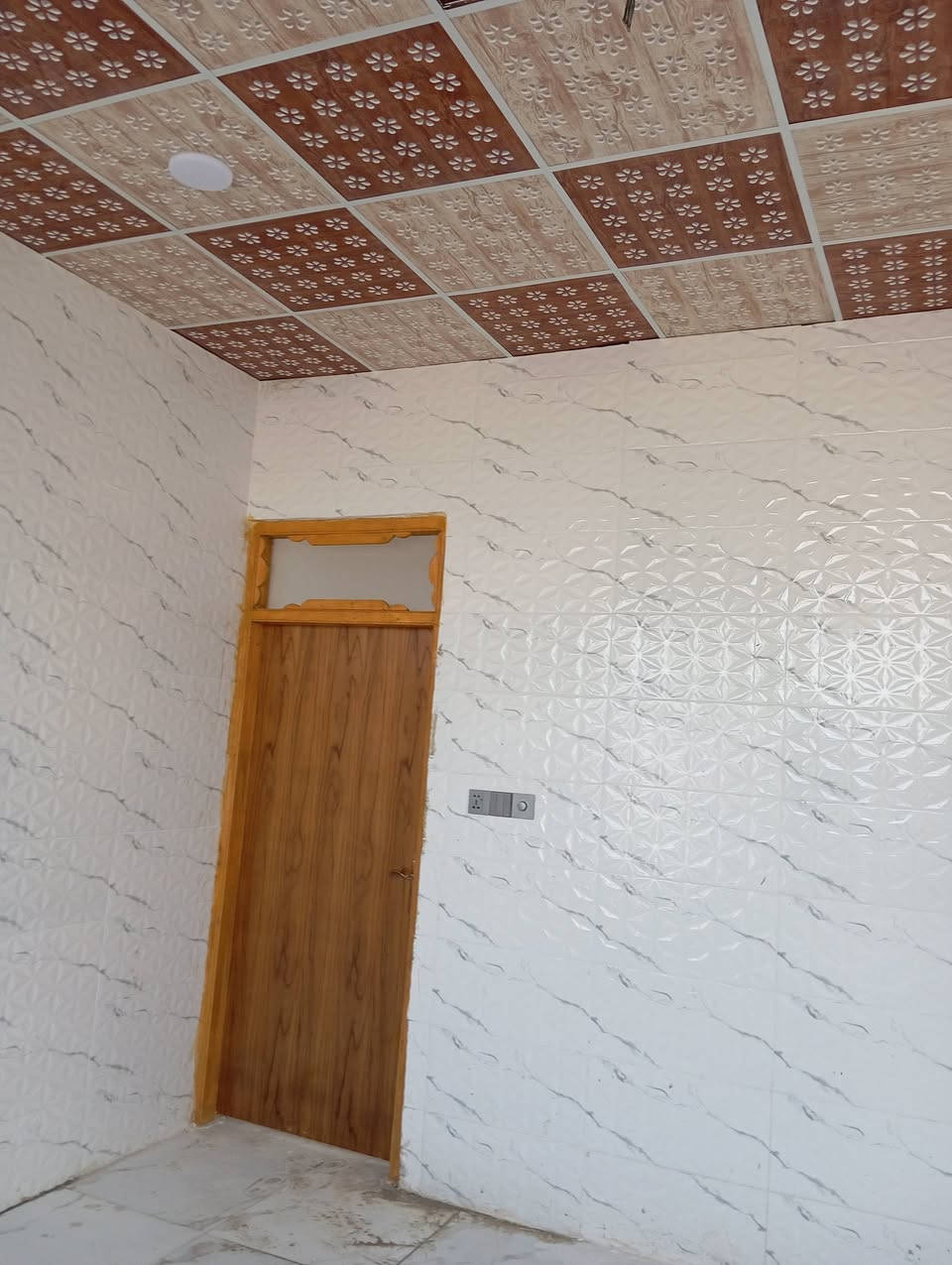 دارين للبيع مساحت الواحد 50م الاساس صب البناء ابلوك السقف صب شارع المطار القديم السعر 17وبي مجال للشراي لاستفسار على الرقم ***********
