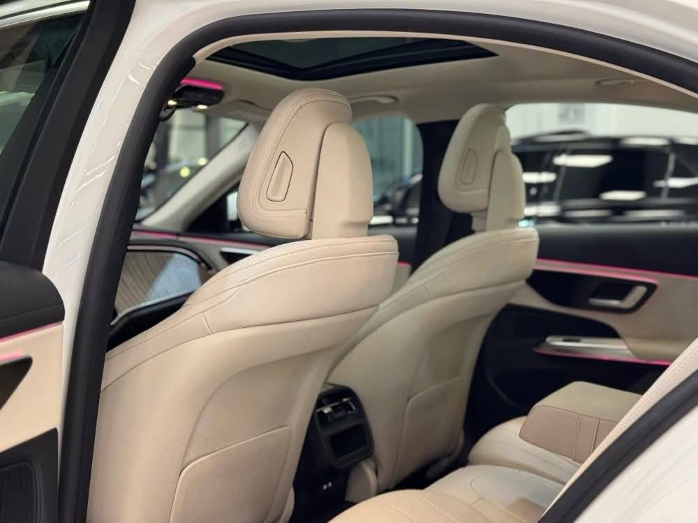 MERCEDES BENZ E350 E-Class AMG 4Matic 2025 
Engine: V4 20-Turbo 🔥 
ژمارە کاتی 
30 هزار روشتووە 
کلین تایتل , بێ بویاغ 💎 
دەعامی بۆ دەعامی بە شەرت 💥
وارد ئەمریکی 🇺🇸 
داخل سپی بیلادی 🤍 
نرخی 533 وەرقە و مجال 
📍شوێن هەولێر 
دوو سویج 
360 دەرجە کامیرە حەساس رادار, شەغال, پانوراما ....
~~~~~~~~~~~
0751-2004-377
0772-818-6453
~~~~~~~~~~~
MERCEDES BENZ E350 E-Class AMG 4Matic 2025
Engine: V4 20-Turbo 🔥 
رقم کاتی 
ماشي 30 الف
کلین تایتل, بدون صبغ 💎 
دعامي ب دعامي شرط 💯 
وارد امریکي 🇺🇸 
داخل ابیض بیلادي 🤍 
سعر 533 وەرقە بي مجال 
📍مکان سیارة اربیل 
اثنین مفتوح 🔥
360 درجة کامیرة حساس رادار, شغال, بانوراما,  ... أربيل, العراق
