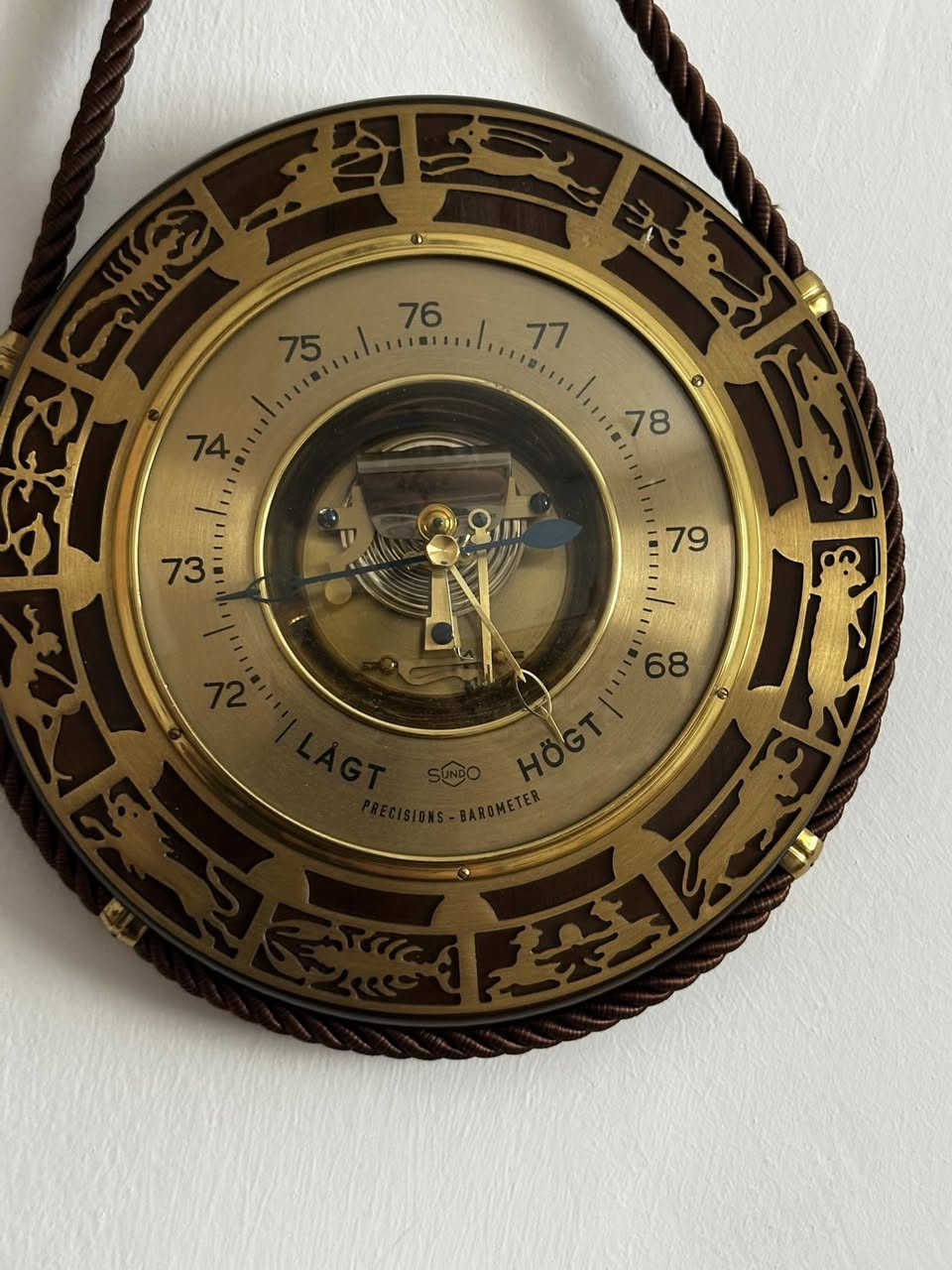 البارومتر
من سنة 1900 القياس 24X24 ما بي اي عيب وشغال على سرعه الرياح 
السعر 75 الف

موجود في بغداد


**إذا كنت صاحب هذا الإعلان وتريد حذفه لأي سبب، رجاءا أرسل رسالة إلى الدعم الفني**