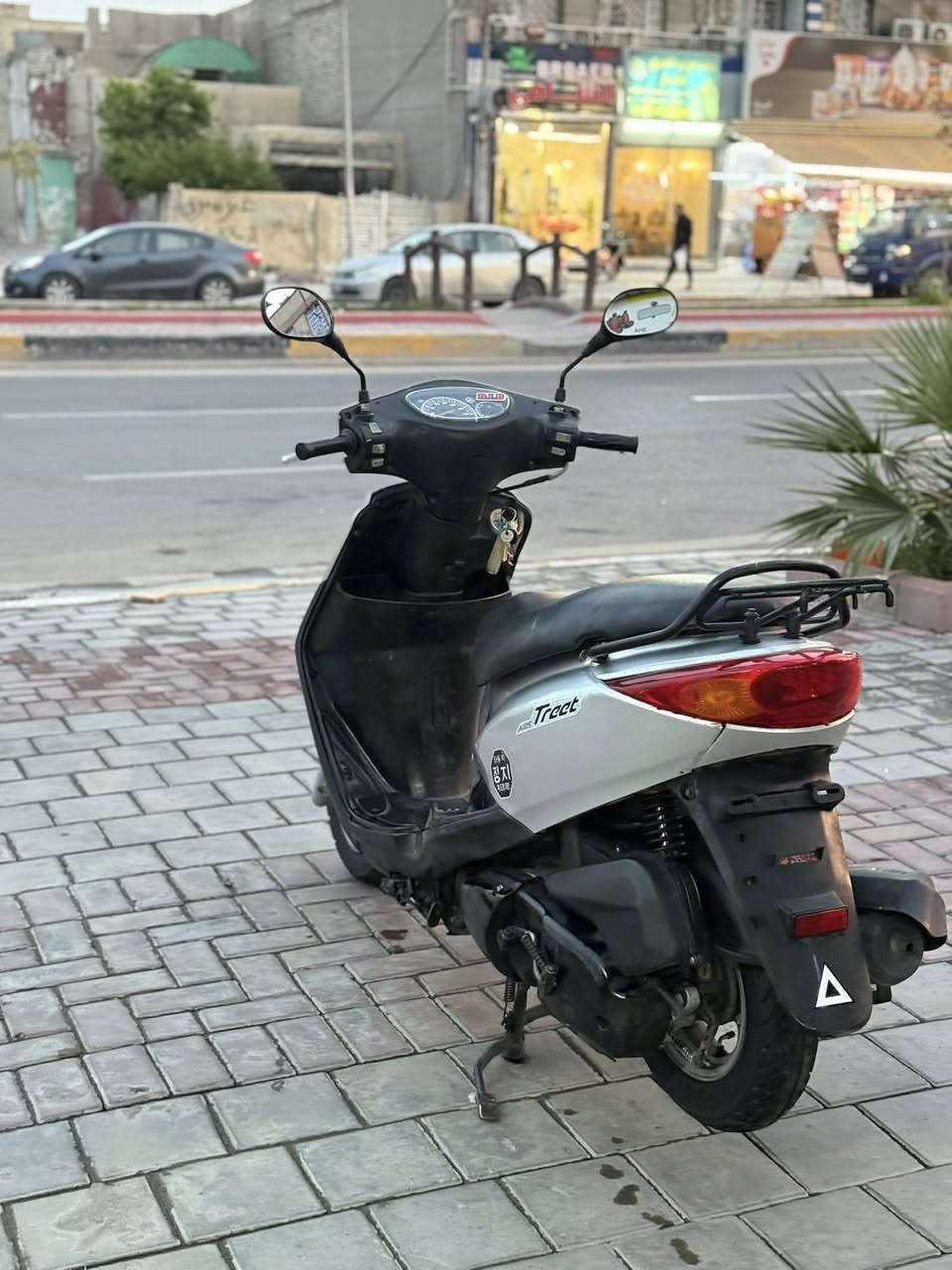 سلام عليكم
اكزز للبيع ياباني حساس ستاند بلادية الدراجة فقط الكفر بي ملاحظات عدا ذلك مكفولة كفالة عامة مكينة وكفر وكلچ بلادية 
للبيع السعر ٨٥٠ بيها مجال للشراي ! العنوان بغداد حي سومر 
الشراي يتصل ***********
