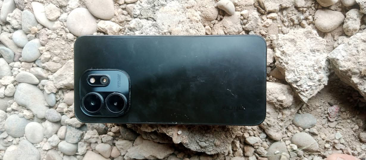 سلام عليكم هاتف للبيع لمس مكسور شو اصير اربعه جدد مفتوح ما اطلع واحده السعر 80 وبي مجال قفل 70 رقم الهاتف ***********
