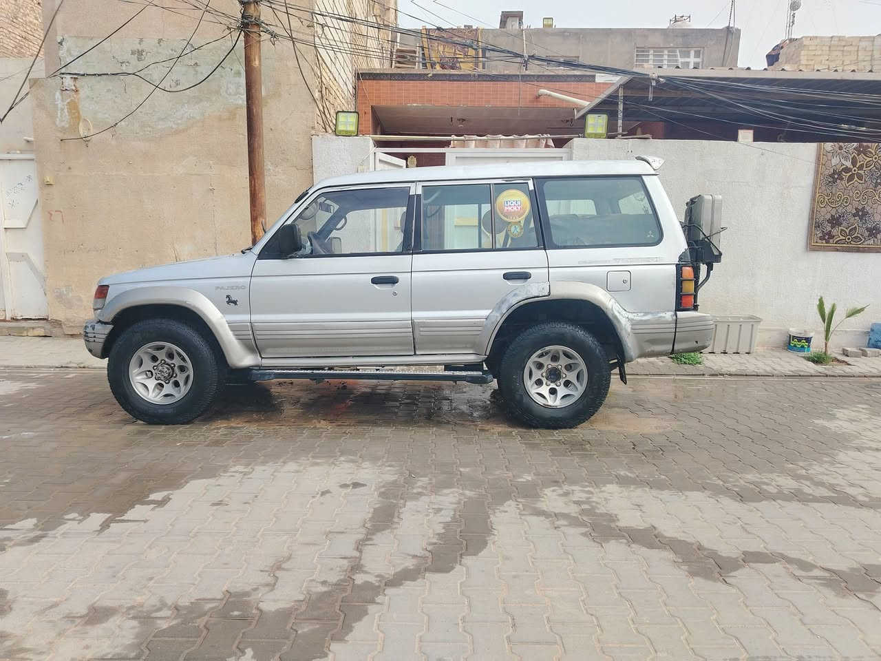 باجيرو للبيع مديل 2000 محرك بلادي 3000كفاله كير كفاله سياره جهزه من كل نواحي كير عادي مكاني كربلاه *********** سعر 52 بيها مجال بصيط شراي يجي ويشوف ويدلل الله شاهد احله من صور
