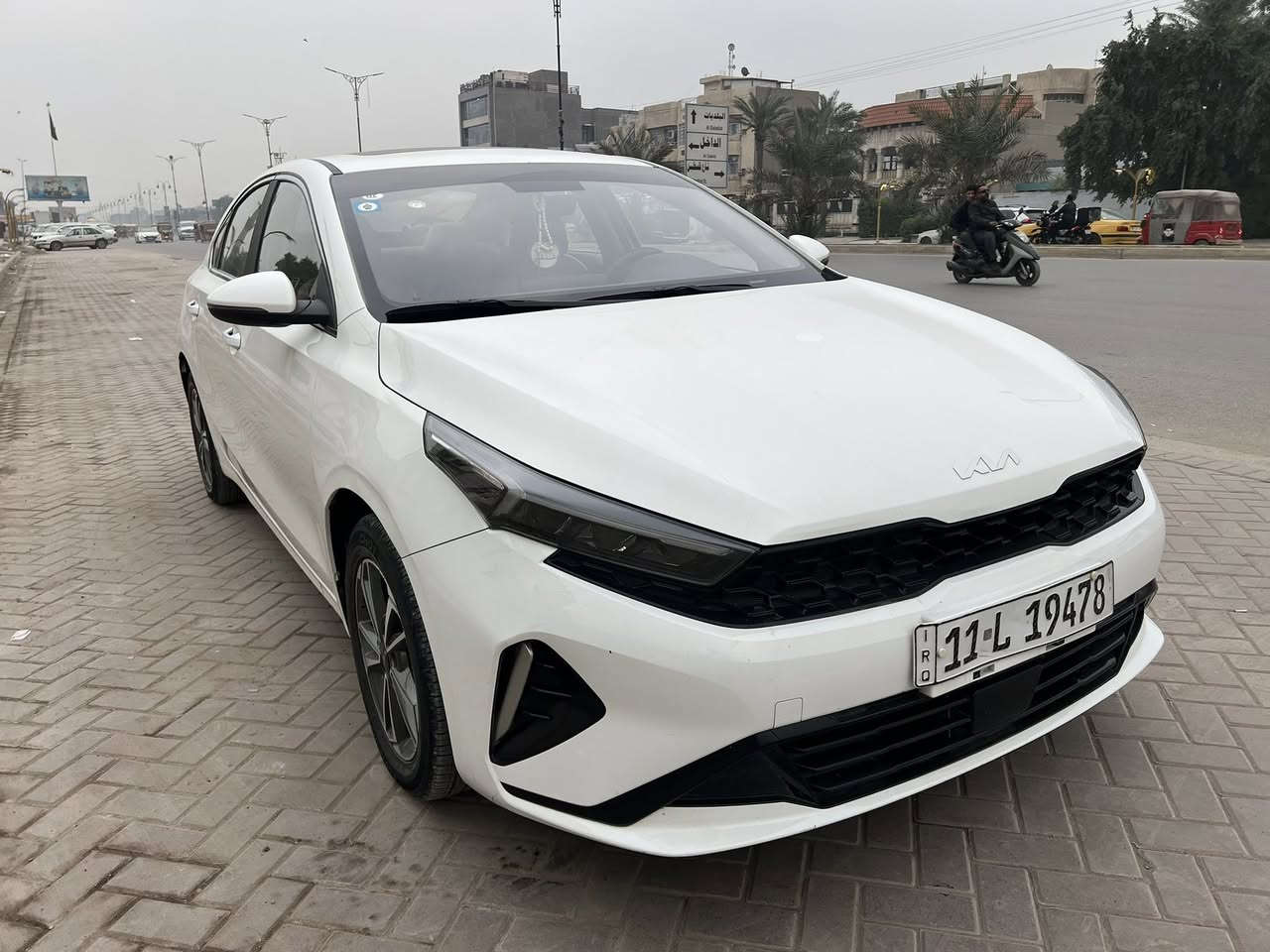 سلام عليكم 
K3
موديل 2023
مكفوله كفاله عامه بيهة ملاحظات بسيطه 
ماشيه 45 الف 
رقم بغداد ب اسمي 
تبريد قطعتين 
داخل جلد 
سياره شاد الهة مروحه اضافيه انسى الحماوه بلصيف 
 سعرهة 146 و بيهة مجال 
للاستفسار *********** واتساب او اتصال 
مكانهة بغداد. حي الامانه او شارع فلسطين
