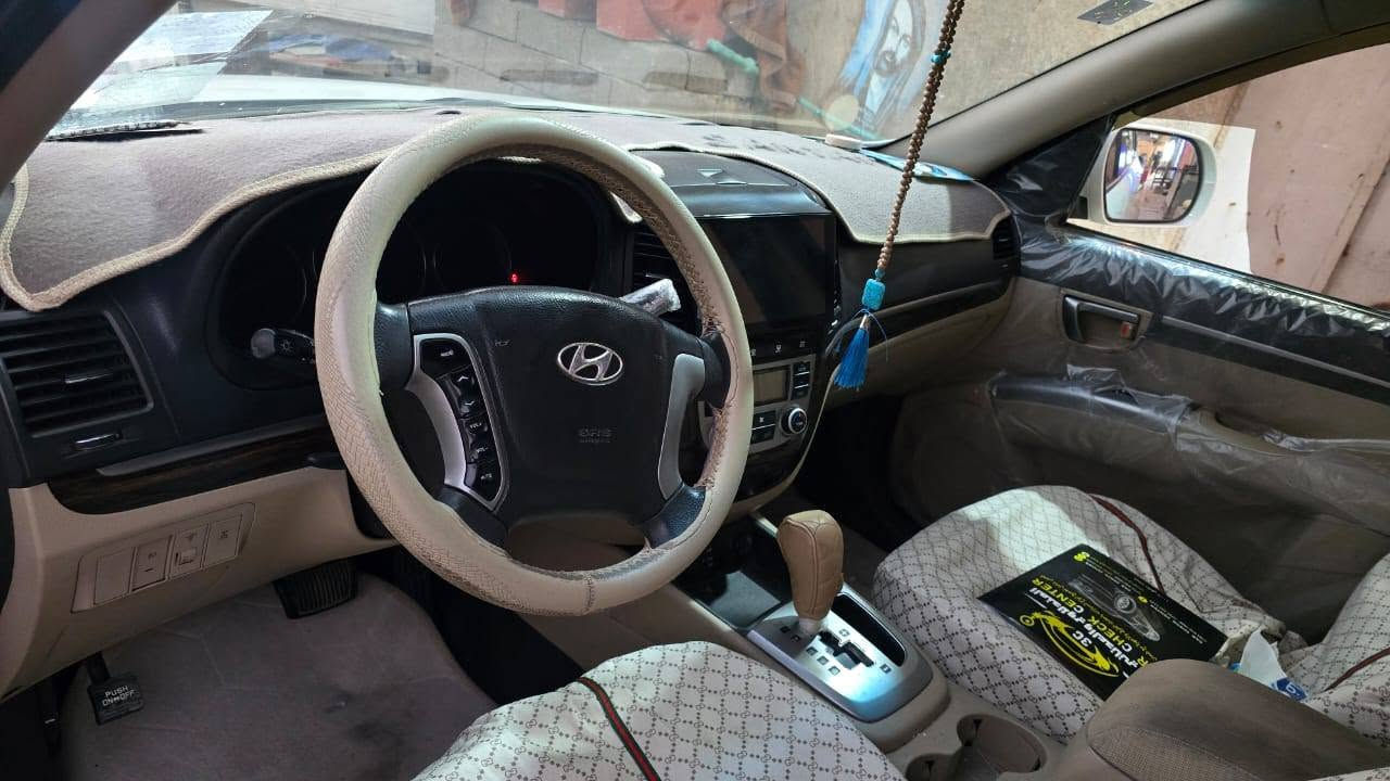 هونداي سنتافي 
موديل ٢٠١٠
سيارة جاهزة وبيها سونار 
محرك ٦سلندر
السعر ( ١٥٠ ) وبيها مجال 
للاستفسار
***********
