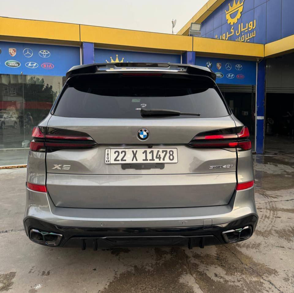 بي ام دبليو X5 موديل 2024 
محرك 6 سلندر فول فول مواصفات 

حجم المحرك V6 تون تيربو امريكي Drive 40i  
مرتبط بناقل حركة أوتو 10 نمر
يبلغ عزم الدوران 519 نیوتن / متر
مفتاح التشغيل بصمة

بانوراما
فتح الصندوق كهرباء
دفع رباعي AWD
اريل نفکیتر
حساسات أمامية
حساسات خلفية
لایت زینون + LED
بك لايت LED
دخول بصمة ذكي جميع الابواب
ويل كب 20
حساسات ضغط الاطارات
اشارة في المرايا الجانبية
المرايا قابلة للطي كهرباء
ب ماسحة خلفية
‏AIR BAG 8
نوع الكير / طرح
هاند بريك كهرباء
دشبول شاشة ديجيتال
الصفحة الرئيسية
دشبول شاشة ديجيتال
‏Apple Car play شاشة
شاشات ترفيهيه
كاميرا دوارة
5 كاميرات 360
كاميرا في المرآة الوسطية
الانارة الداخلية LED
مقود جلد حياكة
شفتات . مقود
مثبت السرعة Cruise
لول المودات والاوامر الصوتية
‏Wireless شاحن هاتف
مخرج منفذ الطاقة
فحص نظام السيارة
تتسع المقصورة 5 ركاب
المقاعد جلد
حركة المقاعد الأمامية كهرباء
تدفئة وتبريد المقاعد الأمامية
تدفئة مقاعد الصف الثاني
ذاكرة وضعية مقعد السائق
مثبت مقعد الطفل ISOFIX
ثلاجة
تبريد لمس مناخين منفصلين
أوضاع القيادة Drive Mode
‏Auto Hold أوتو هولد
الصفحات
رادار
تحذير النقطة العمياء
نظام مانع الانزلاق
نظام نزول المنحدرات
نظام تحديد المسار
نظام اطفاء وتشغيل المحرك التلقائي
نظام مساعد الركن التلقائي

*********** واتساب فقط
