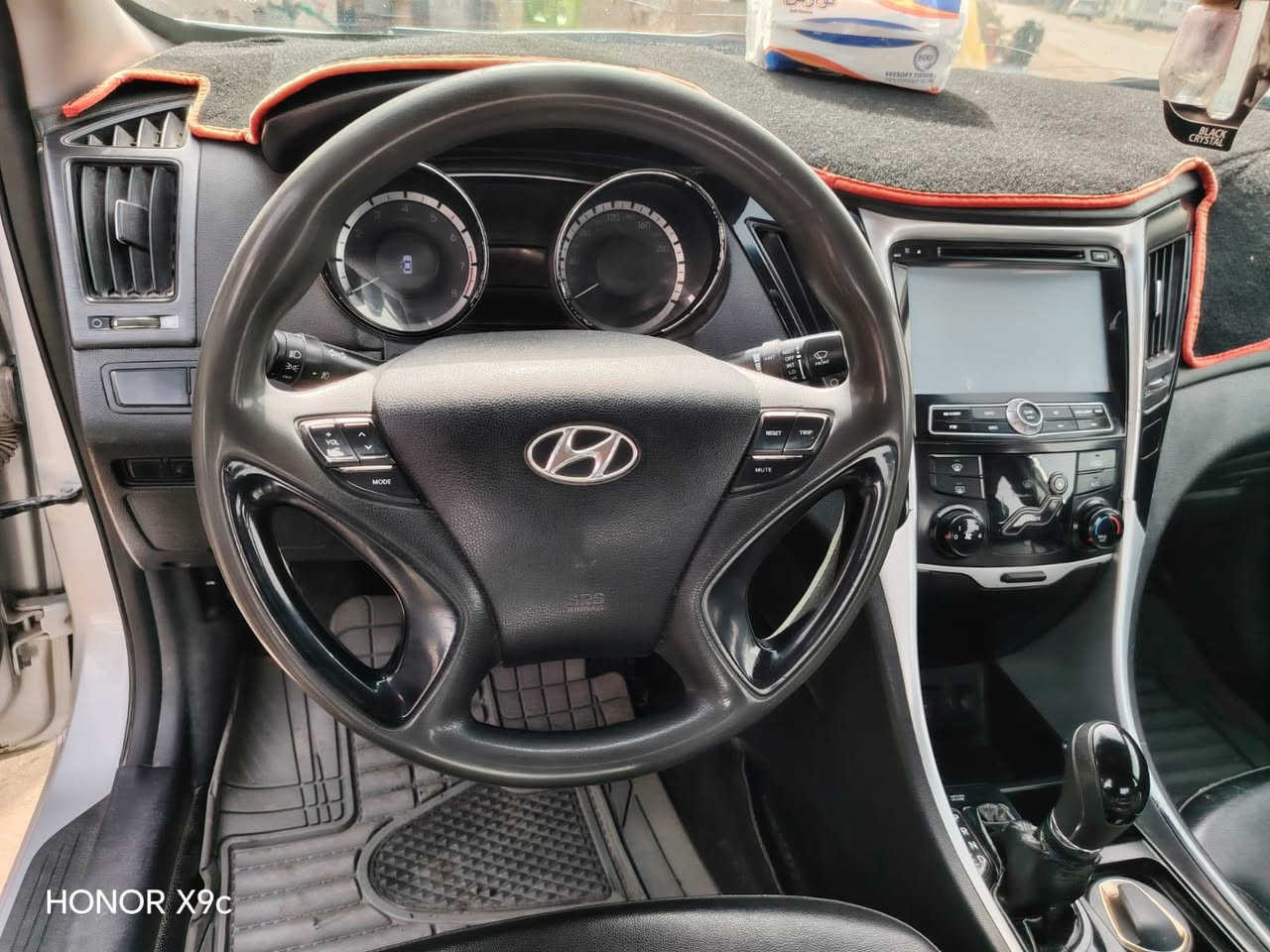 سوناتا 2012 وارد كوري خطين محرك 2000
گير ومحرك مكفول 
السيارة بيها طخطخات وجراد ابيع هالموجود تجي وتشوفها
رقم بابل بأسمي تشتري شرط التحويل

مكان السياره بابل مشروع المسيب
السعر 90 وبيها مجال بسيط


**إذا كنت صاحب هذا الإعلان وتريد حذفه لأي سبب، رجاءا أرسل رسالة إلى الدعم الفني**