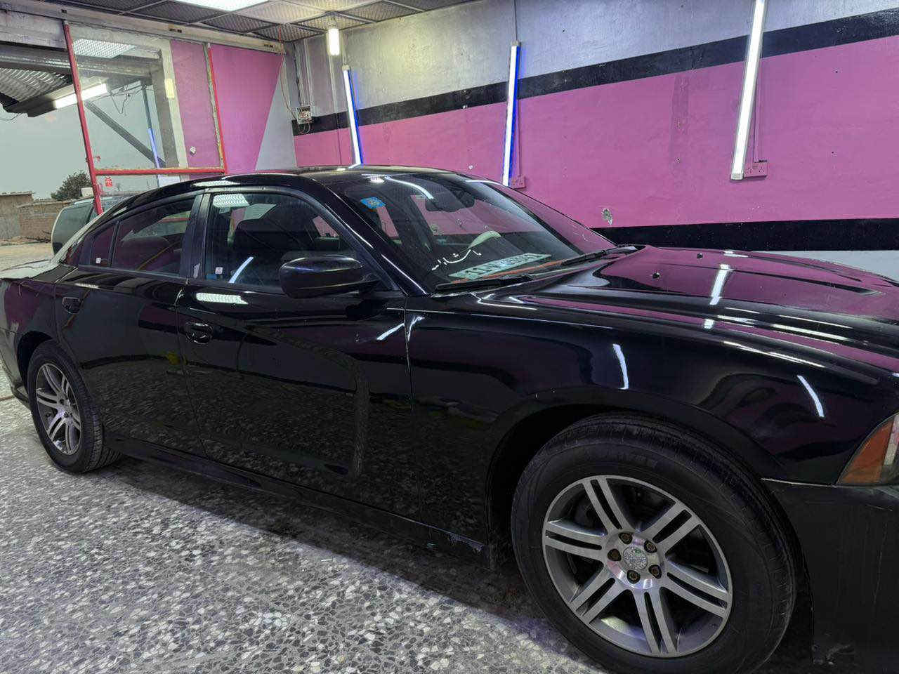 السلام عليكم 
جارجر 2013 
كير تعليك محرك 3600
مكينه جديده 
حادثها جاملغ خلفي والثاني مصبوغ 
رقم بغداد تحويل ثاني يوم
السعر 116 وبيها مجال قليل 
باقي التفاصيل اتصل وتدلل *********** البصرة, العراق
