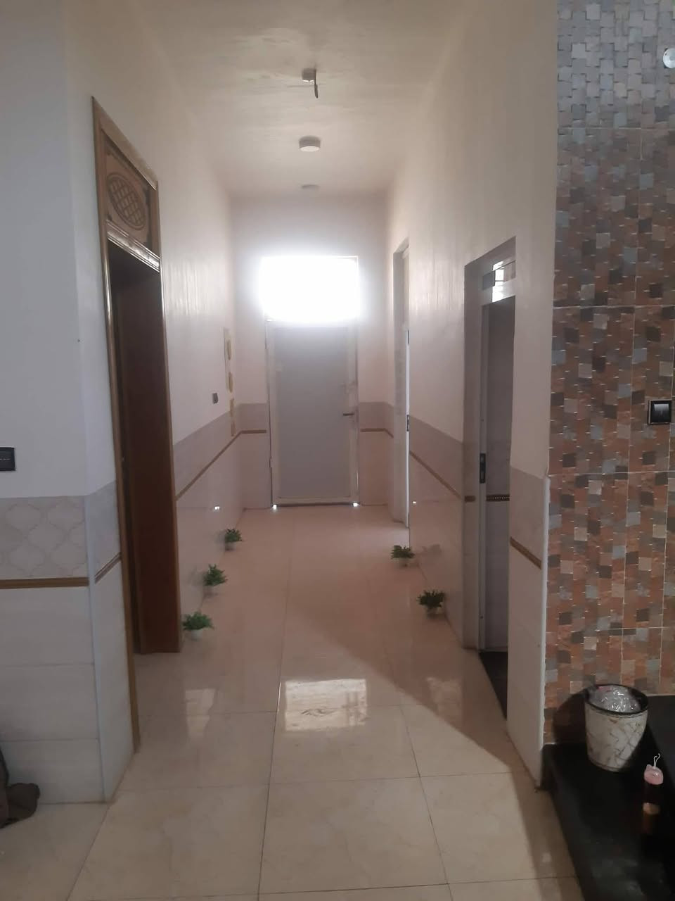 بيت طابو صرف للبيع 
===============

المساحة ٢٥٠ متر  طابق واحد 
====================
الموقع  ام العصافير من جهه المجسر شارع ٢٠ التجاري شارع مدرسة الطوفان الاقصى
========================================================
يحتوي البيت على 
غرفتين 
صالة 
براني 
مطبخ
طارمة كبيرة وحديقة
صحيات داخلية وخارجية
 الطابق الثاني مخزن كبير  على كبر الصالة الجوه 
===============================
سنة البناء ٢٠٢٢
==================
#السعر١٩٠ مليون  مع المجال 

للاستفسار اكثر مراسلة الصفحة


**إذا كنت صاحب هذا الإعلان وتريد حذفه لأي سبب، رجاءا أرسل رسالة إلى الدعم الفني**