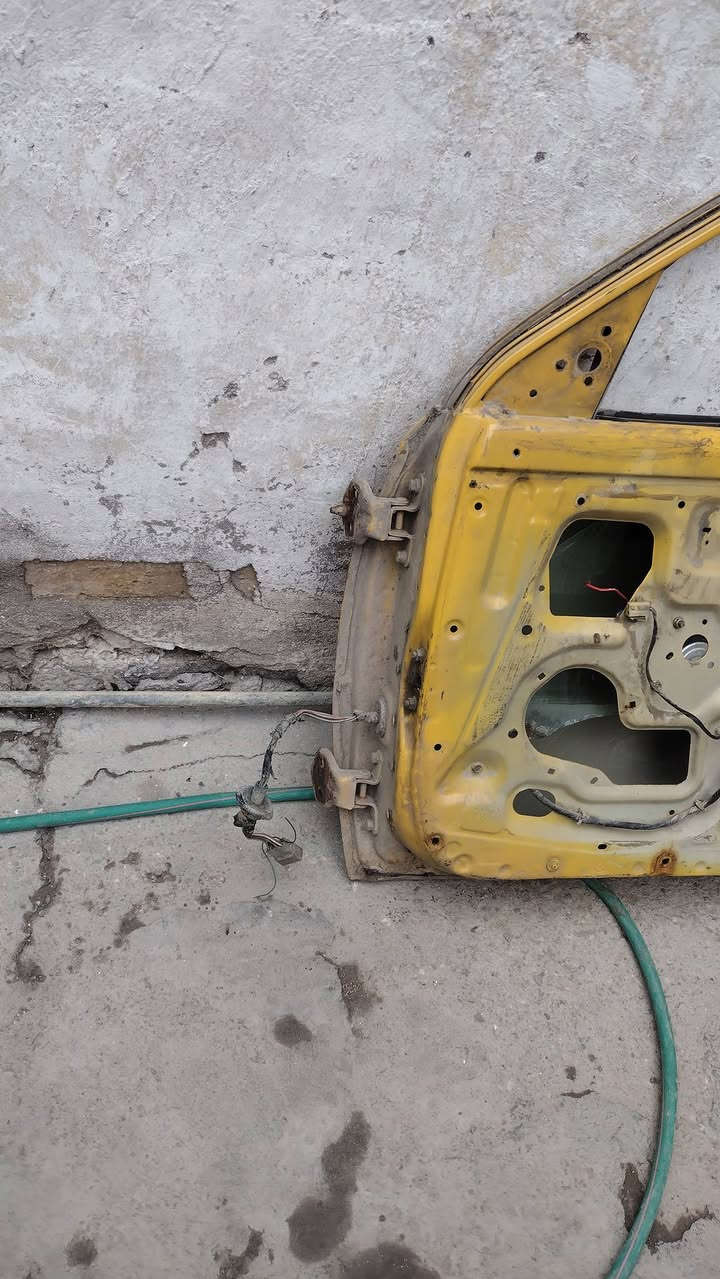 السلام عليكم باب للبيع سايبا 11 نضيف كامل جامه وماطور. ونرمايد
سعره 30الف ***********
