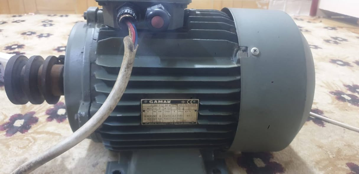 للبيع ماطور كهرباء صناعي ثري فيز، ٦ حصان تركي
مستعمل اخو الجديد، شغال ١٠٠٪ ومجرب
ما بيه أي عطل، نظيف جدًا وماداخل تصليح 
سبب البيع: ما محتاجه
السعر: (٤٠٠  ) قابل للتفاوض للجادين
الموقع: كركوك القادسيه 
للتواصل خاص أو اتصال: (*********** )
