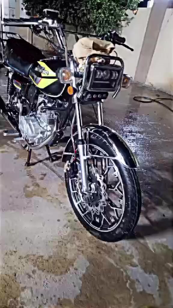 سلام عليكم عندي هذا مطور لبيع بشرط أي عيب ما بي 2025اسم مطور نامي تو برو محرك 200ما مفتوح بشرط كيج الإلكتروني بصمة أسم كزوز نيكصار
السعر800ومجال بسيط وبشرط أي عيب ما بي 
العنوان حمدانية 
الرقم***********
