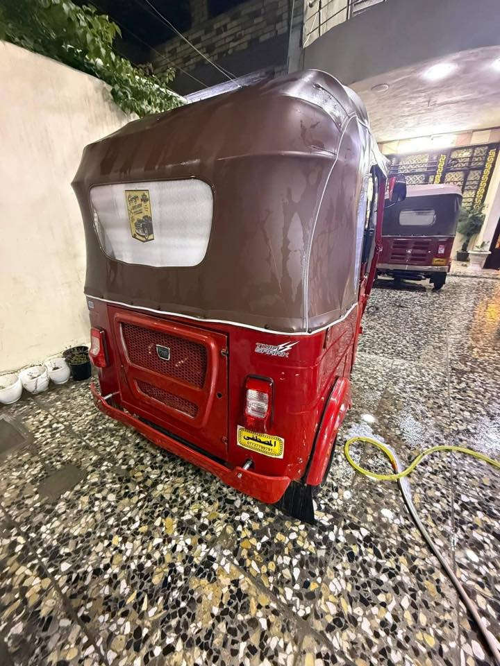 السلام عليكم تكتك للبيع مديل 2022 أوراق كاملات كشره نضيف مكينه بجيس العنوان الكماليه شارع المصرف السعر 5500 مستعجل على بيعتها 
للاستفسار على الرقم التالي /‭٠٧٧١ ٥٥٥ ٢٨٤٠‬
