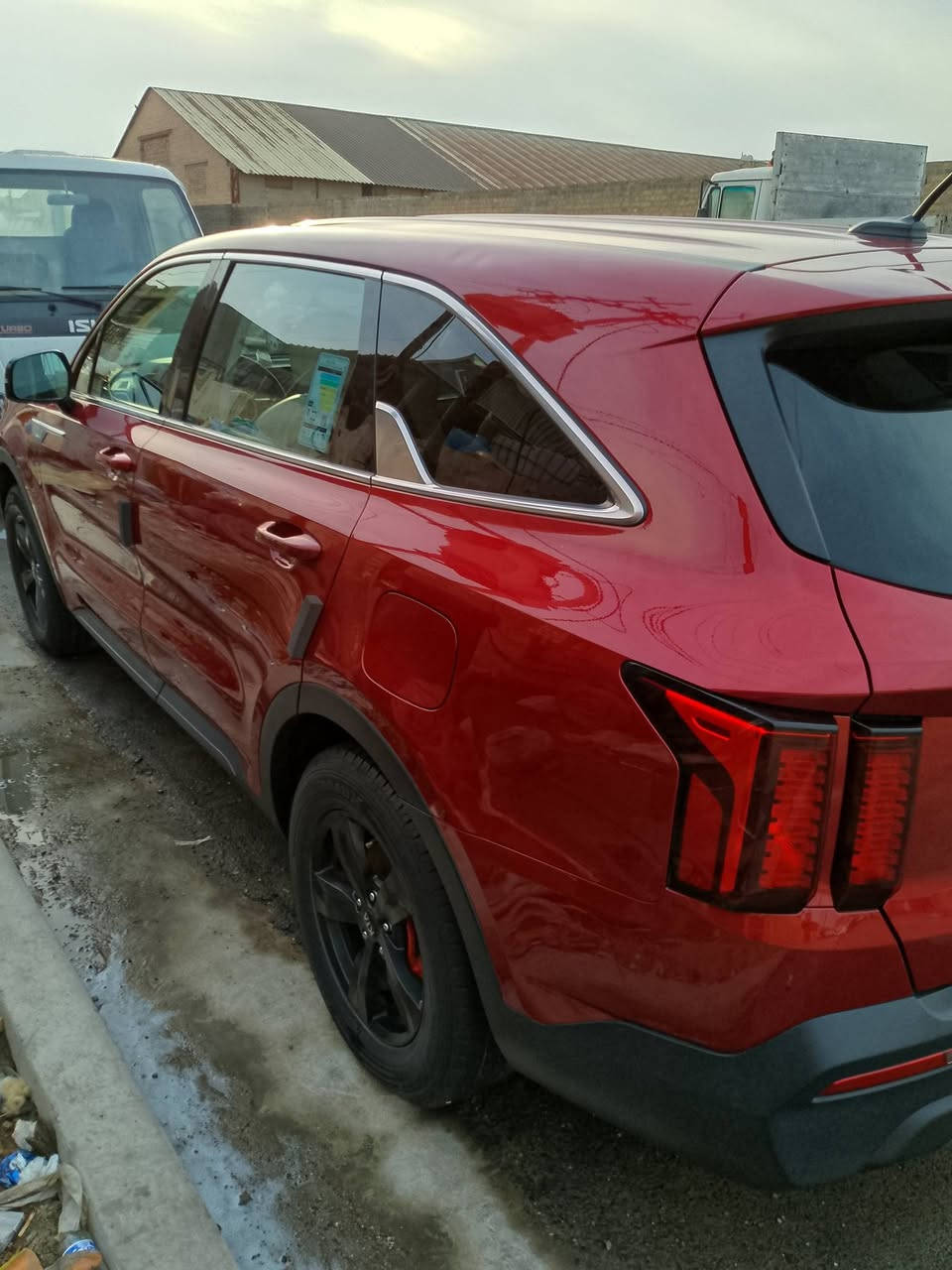 سلام عليكم سورنتو وارد امريكي حادث جاملخ والباب الايمن السعر 215      ***********
