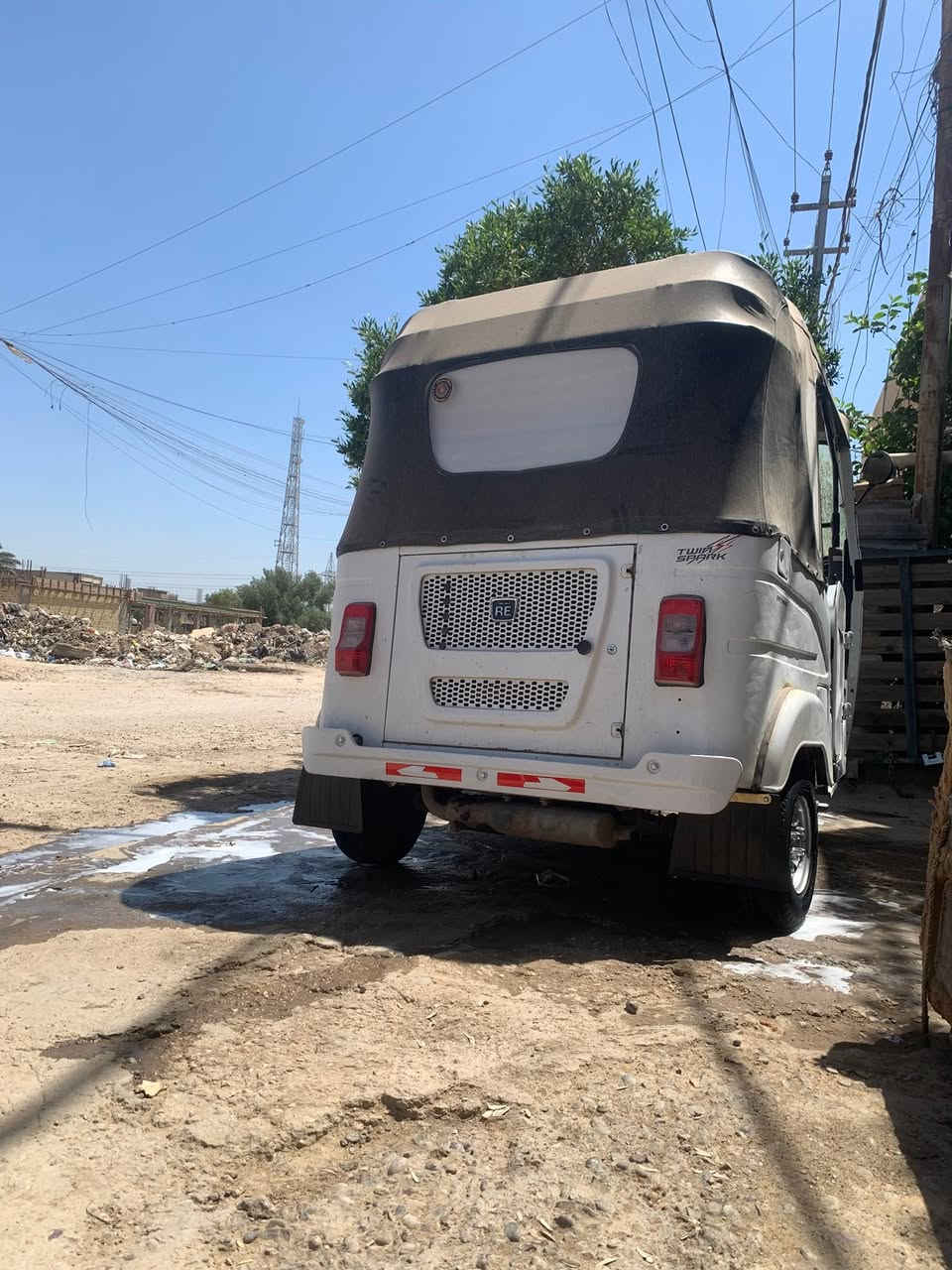 تكتك موديل 21 نضيفه خير من لله مكينه ناعمه ماكو لا ونه ولا غير شي بس بيه طخه بل غد بصيطه  وغير شي تجي وشوف بعينك السعر 7800  مكاني الدوره ***********
