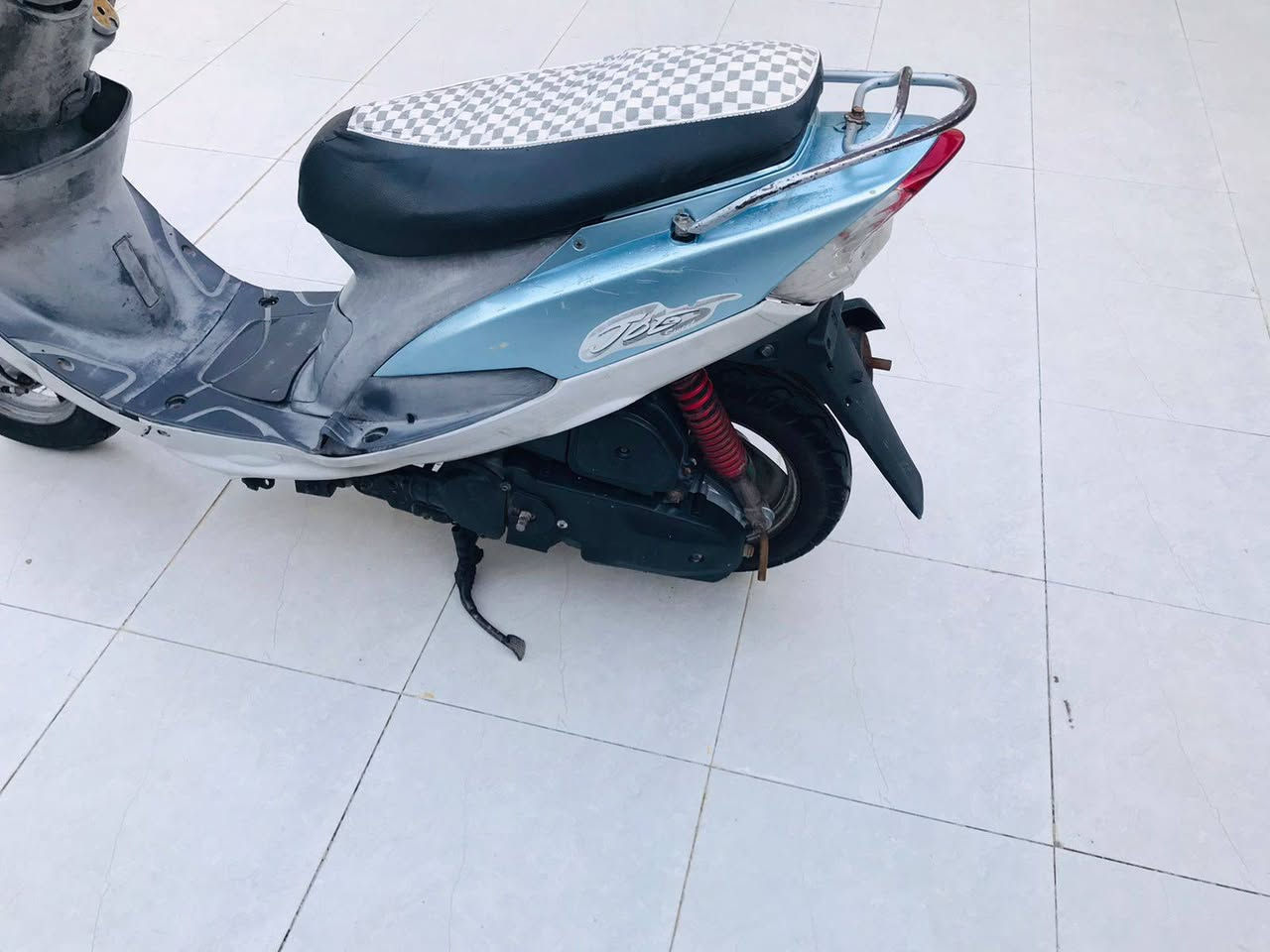 السلام عليكم دراجه ماكس منغولي بوشه 49بلاديه كلشي شغال بيه سلف هندر جاهزه اشاير لايت ختم واحد وي مكينه نهضه وسرعه فول تواير جدد جاهزه لل اخير مكاني الرميثه ***********
