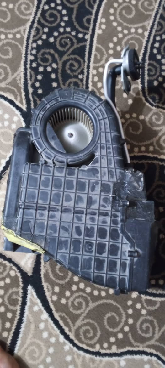 السلام عليكم فريز مال تبريد سورنتو20 7راكب بس كفر خارجي مكسور داخل مالته نضيف جداٱالسعر 75وبيه مجال‏‪***********‬‏
