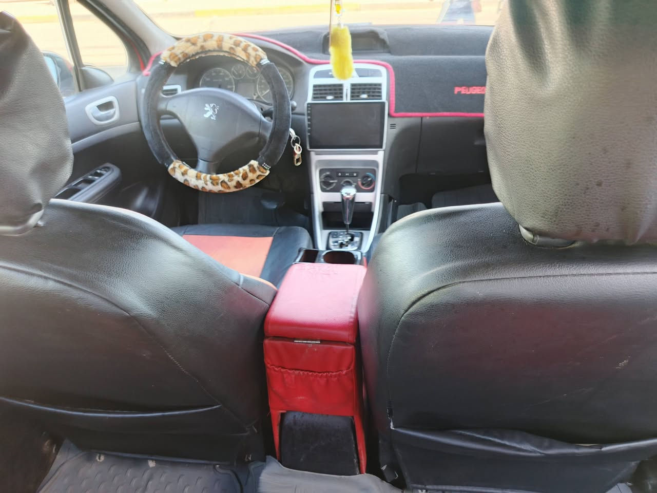 السلام عليكم ورحمه الله وبركاته...
بيجو 2006 الحجم 307 مكينه كير تايرات صدر امامي خلفي كلشي جديد كير اوتماتيك مكينه وكير جدد تبريد ثلج كلشي بالسيارة جديد رقم بغداد والسياره قطره صبغ مابيها بلاديه السعر 53 وبيها مجال رقم جديد دولي تحويل مباشر 
***********
***********
