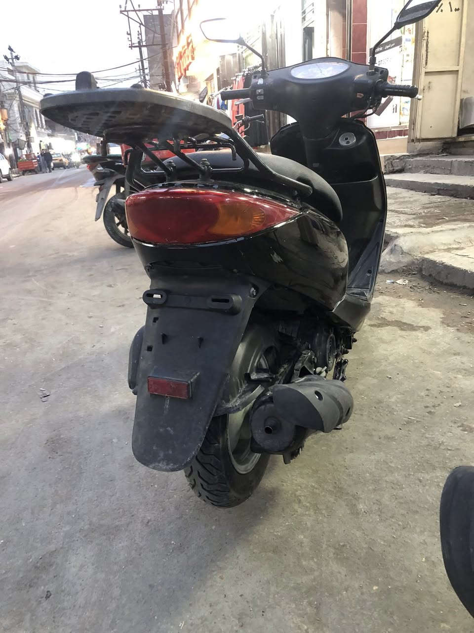 اكزز ياباني ستان حساس  بيهى ونه بالاكسل فقط 
مكينه مكفوله لا نضوح ولا صوت ولا دخان ناعمه كلش 
كفرات تايوان 🇹🇼 
كهربائيات كله شغاله منطول لطول 
دبلات تايرات لوك طسه ناعمه كلش 
سعر 550 الف بيهى مجال حك جيه بغداد كريعات استفسار اكثر اتصال ☎️ ***********
