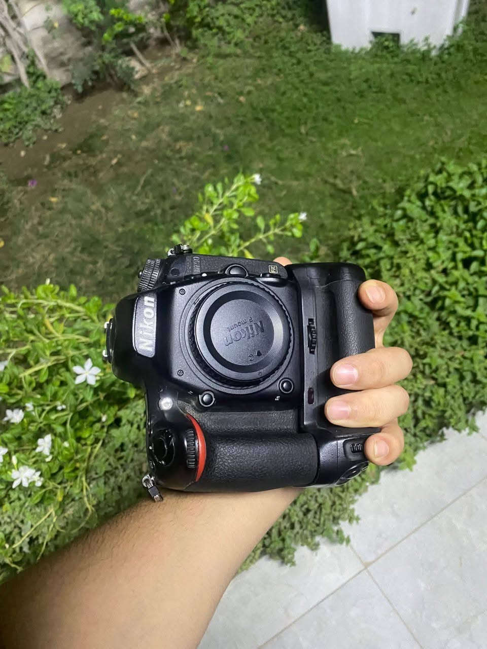 للبيع بدي كاميرا نيكون D750 أو مراوس بنيكون 7500
السعر 725 وبيها مجال 
النضافه مثل ما تشوف بالصورة 
تجي تفحص وتأخذ 
لا يوجد توصيل 
المكان بغداد قرب بسماية 
***********
