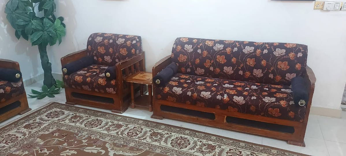 تخم 10 مقاعد خشب بلوك جدا قوي ومتين سعره 300 الف وبي مجال ، مكانه الاعظمية شارع عمر
للتواصل 
0770 626 2469
