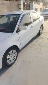 لانسر • ٢٠١٠ • رقم ديالى