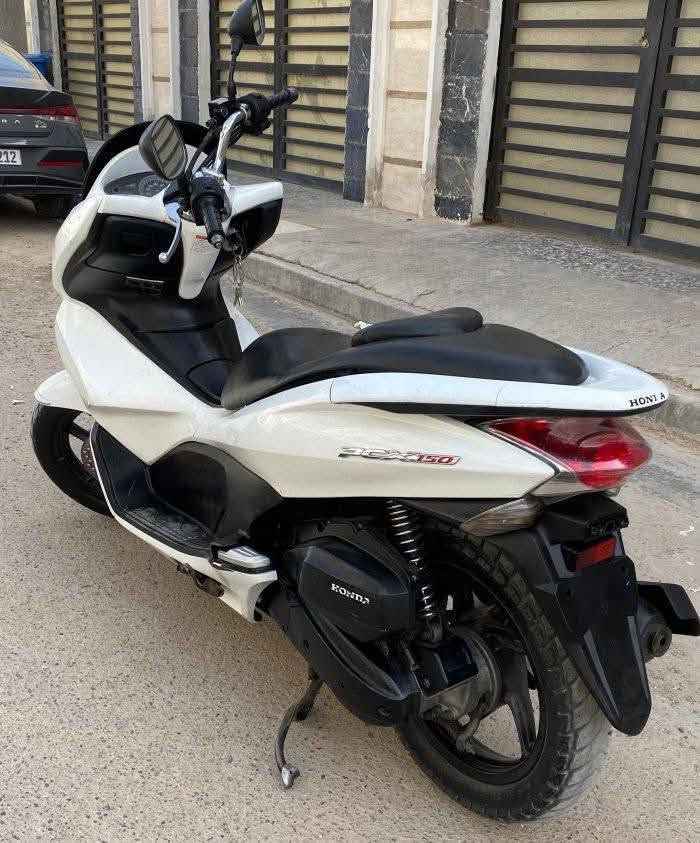 مراوس 
جيل الاول ياباني 150محرك بلاديه


**إذا كنت صاحب هذا الإعلان وتريد حذفه لأي سبب، رجاءا أرسل رسالة إلى الدعم الفني**