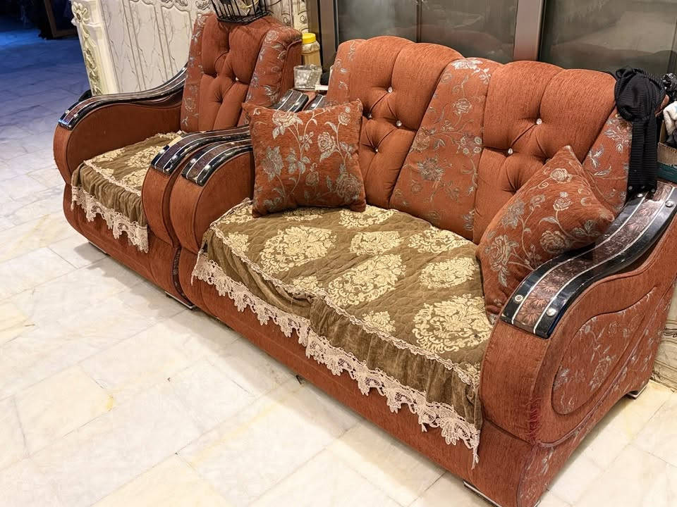 تخم كرويتين كبار وحده وسط وثنين كراسي سعر 225 بي مجال قليل ميسان العرضات *********** واتساب

