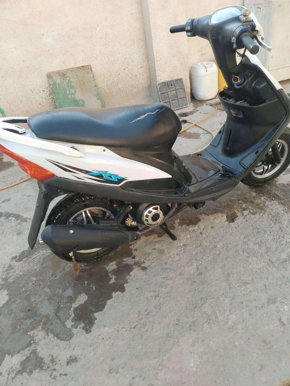 سلام عليكم دراجه ماكس للبيع كله شغاله سالف هندر ب650وبيه مجال رقم ***********
