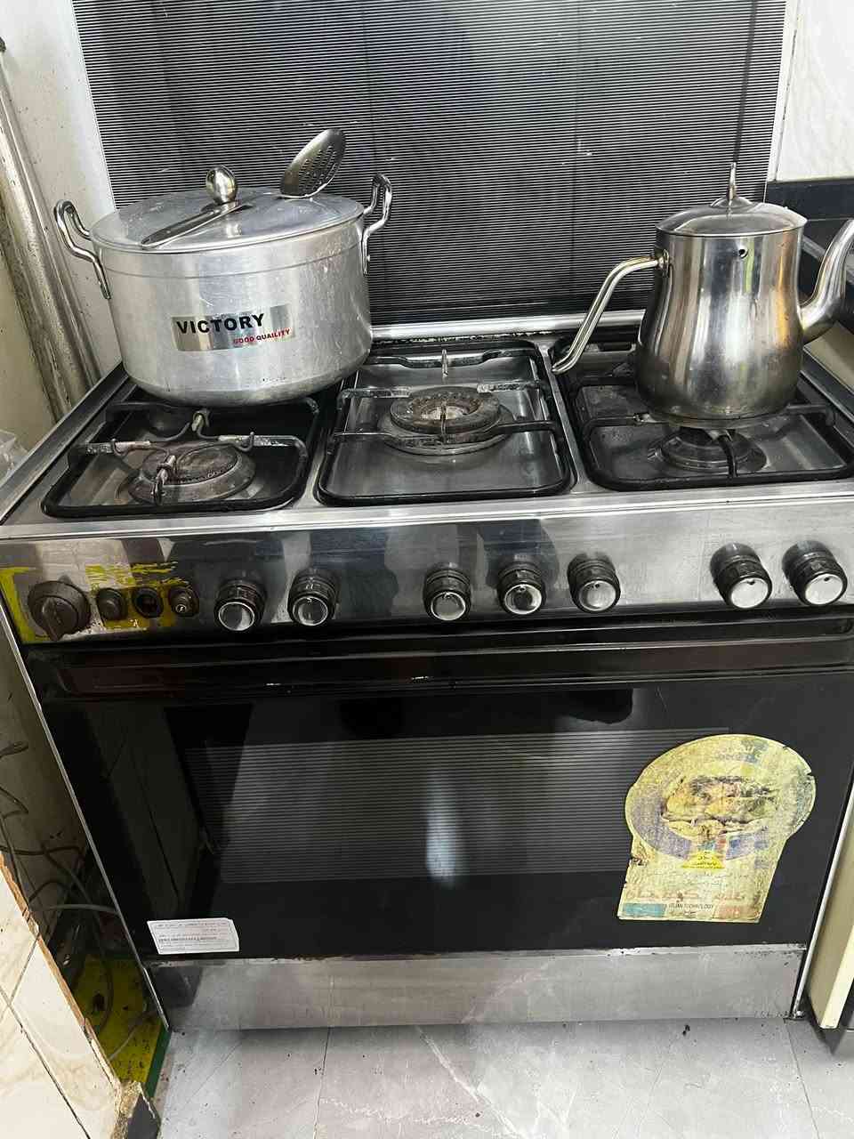 طباخ تكنوجاز  مصري الاصلي باب الاول شغال كله طبيعي  السعر   ٢٠٠ الف  الاتصال  *********** غير متواجد ع النت
