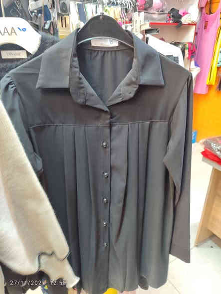 محل ملابس نسائية وأطفال للبيع
الموقع شارع الجنابات بضاعه حلوه وايجارة مناسب
امانة الله ورسوله المحل شغال وعليه رجل بس محد متفرغله 
للاستفسار *********** / ***********
