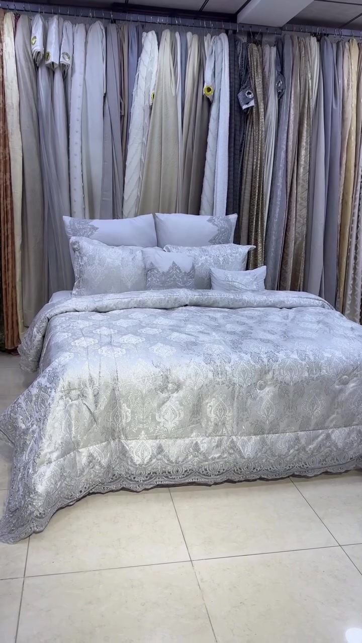 *لحاف نفرين جاكار قماش ثقيل كيبور عرايسي king size*
● المحتوى 8 قطع 
● قياس اللحاف ملكي 240×260 
● قياس الشرشف 200×200+30
● 2 وجه كوشة معبأة بالبولستر
● وجه مخده عدد 4
السعر 95 الف✅


**إذا كنت صاحب هذا الإعلان وتريد حذفه لأي سبب، رجاءا أرسل رسالة إلى الدعم الفني**