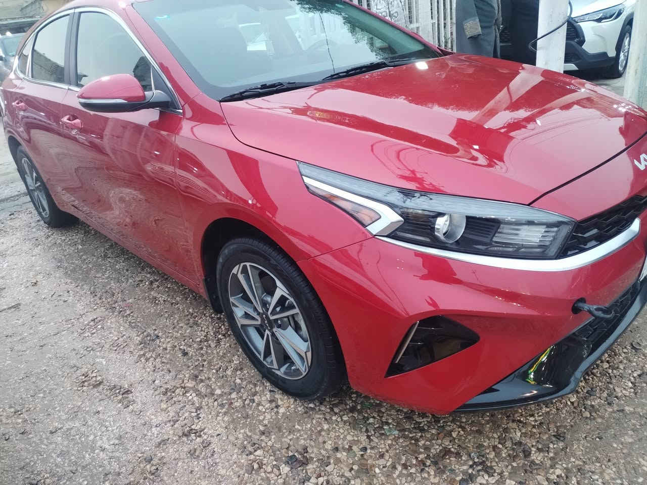 السلام عليكم
كيه فورتي موديل 2023
حادث بنيد وجاملغ فقط بدون داخل
السياره جديده وجاهزه ماشيه 28 الف
مواصفات تبريد قطعتين رادارات حساسات امامي وخلفي
شاشه كبيره تحكمات رقم كربلاء
مكان السياره كربلاء المقدسة
السعر 140
الرقم الهاتف ***********
