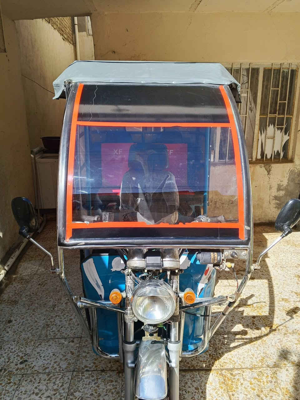 تكتك  بانزين للبيع جديده كلشي ما عايزه اوراق السعر مليونين و750 الرقم *********** العنوان حله نادر الثالثه
