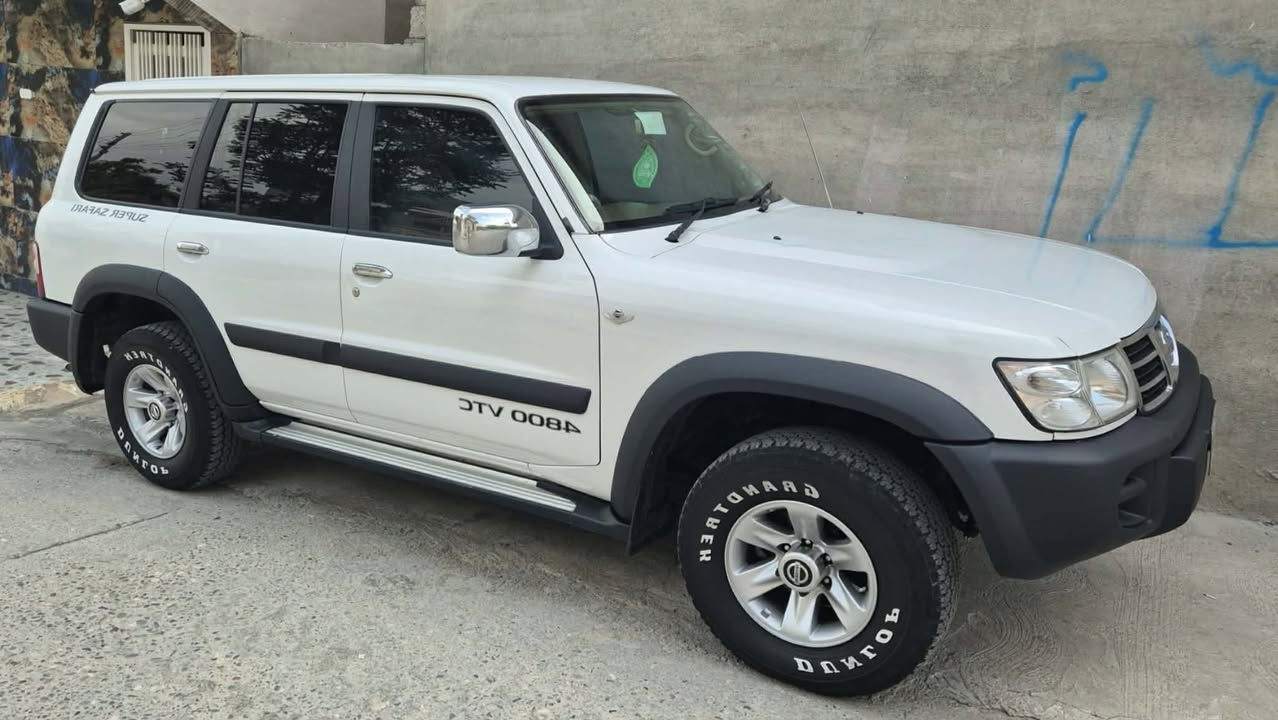 پاترؤل ٢٠٠٢علووج بئرةقةم ٤٨٠٠گئرعادي ١پارچةويةك پةلةي بؤياغة ١٧٤هةزار رؤيشتوة ناوزةرد تةبريد مةركةزي سةلةجة جام كارةباي چوارتايةو ويلي سفر بيلةدي لةبنن گئروومةكينةبةشةرت سعري ١١٢مةعامةلةيةكي كةم ***********
