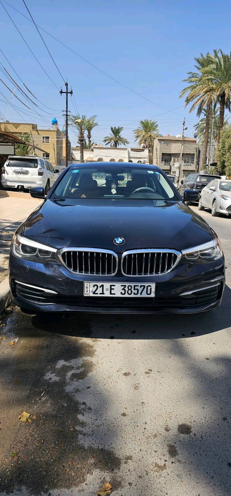 سيارة BMW موديل 2018 خليجي وكالة حجم  520I ستيشن ( تكسي مطار دبي )  
 محرك حجم 2000 توين تيربو جارج 
محرك و گير غير مفتوح 
السيارة  بيها صبغ  بابين وجاملغ جهة سايق  وبنيد 
رقم سليمانيه
عداد المسير : 480الف كيلو متر   قابل للزيادة  تصعدها محركها زيرو 
المواصفات
1- سيارة BMW حجم 520I  موديل 2018 خليجي وكالة مكفول كير ومحرك وكلشي  
2- محرك حجم 2000 توين تيربو جارج بقدرة 186 حصان 
3- لايت زينون عالي ناصي مع LED نهاري 
4- مرايا جانبية شفط كهرباء مع اشارات بالمرايا الجانبية 
5- قبق جنطة كهربائي شفط 
6- ويل كب حجم 20مع تخم تاير جديد  
7- حساسات امامي خلفي عالي التحسس والدقة ومعروف بالبي ام 
8- بصمة 
9- تقسيم داخل المرايا الجانبية للزوايا الميتة 
10- غرفة السيارة جلد مشمشي اصل والغرفة بحالة ممتازة جدا 
11- تحكم فول كهرباء لكشنات المقدمة 
12- تبريد السيارة قطعتين امامي وخلفي وتحكم خلفي بالتبريد الخلفي 
13- تحكم ستيرن جهتين متكامل لمجموعة من ايعازات المركبة 
14- شاشة دشبول كبيرة بحجم 6.5 بوصة تحتوي على كمبيوتر متكامل لكل المركبة 
15- كير عادي اوتوماتيك مع 3 وضعيات للقيادة 
16 -وباقي مواصفات المركبة الغنية جدا عن التعريف  

تخم اطارات جديد  ومسويلها ادامة كاملة
رقم ‏‪***********
سعر 140 بي مجال قليل