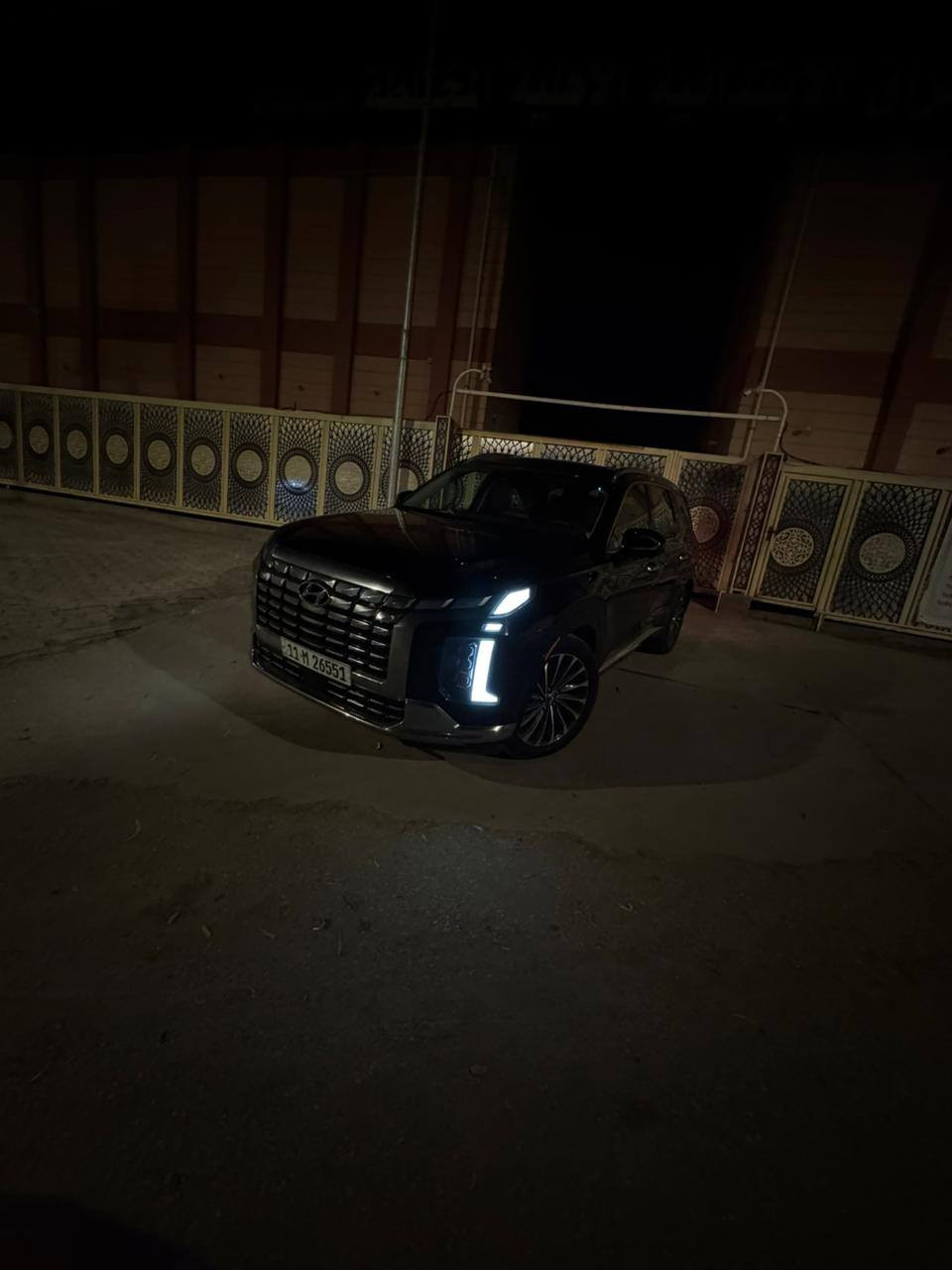 للبيع فقط
‏Hyundai palisad2023 calligraphy

هونداي بلسايد كلگرافي 

مرقمه بغداد

الموديل :2023

الون : اسود داخل ابيض

العداد : 26 الف

المواصفات :-

1-شاشة عرض داتشو 

2-المحرك   v6    3.8 

3-بصمة تشغيل + بصمة ابواب دخول ذكي

4-اصطفاف ذاتي(تقديم + ترجيع عن طريق الريمونت)  

5-فتحة سقف +بانوراما+سقف كنتارا

6-سماعات هارمن كاردن عدد 16

 7-رادار امامي  + خلفي 

8-حساسات امامي + خلفي 

9-كامرات عدد 6  360 درجة 

10-كشنات امامي خزن ميموري 

11-كشنات كهربائي تدفئة وتبريد

12-انارة داخليه (محيطيه) + انارة دشبول 

13-بردات جانبية

14-تبريد مركزي امامي + خلفي منفصل التحكم

15-تحكم ستيرن + شفتات

16-تدفئة ستيرن 

17-مرايا هيتر + تعتيم 

18-صندوق كهربائي شفط 

19-وضعيات قيادة  (5)

20-ويل كب حجم  20 

21-اوتو هولد + نقطة عمياء 

22-سايد بريك بصمة + مثبت سرعة

23-شحن وايرلس 

24-إشارات بالمرايا  + إشارات جانبيه

25-اوتو هولد 

26-تحديد مسار

27-شاشة ديجتال كبيرة

28-تشغيل عن بعد .

29-تدليك كشن . مساج 

30-نظام مانع انزلاق 

وبعد بيها هوووواي مواصفات معروف الكلگرافي الVIP فول 1/1

سعرها:310$ تواصل على الرقم ***********
