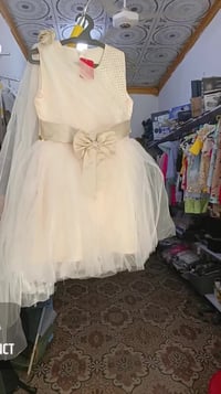 يتوفر لدينا بدلات اطفال عمر سنه الى10 سنه الكميه محدود للاستفسار 07713...