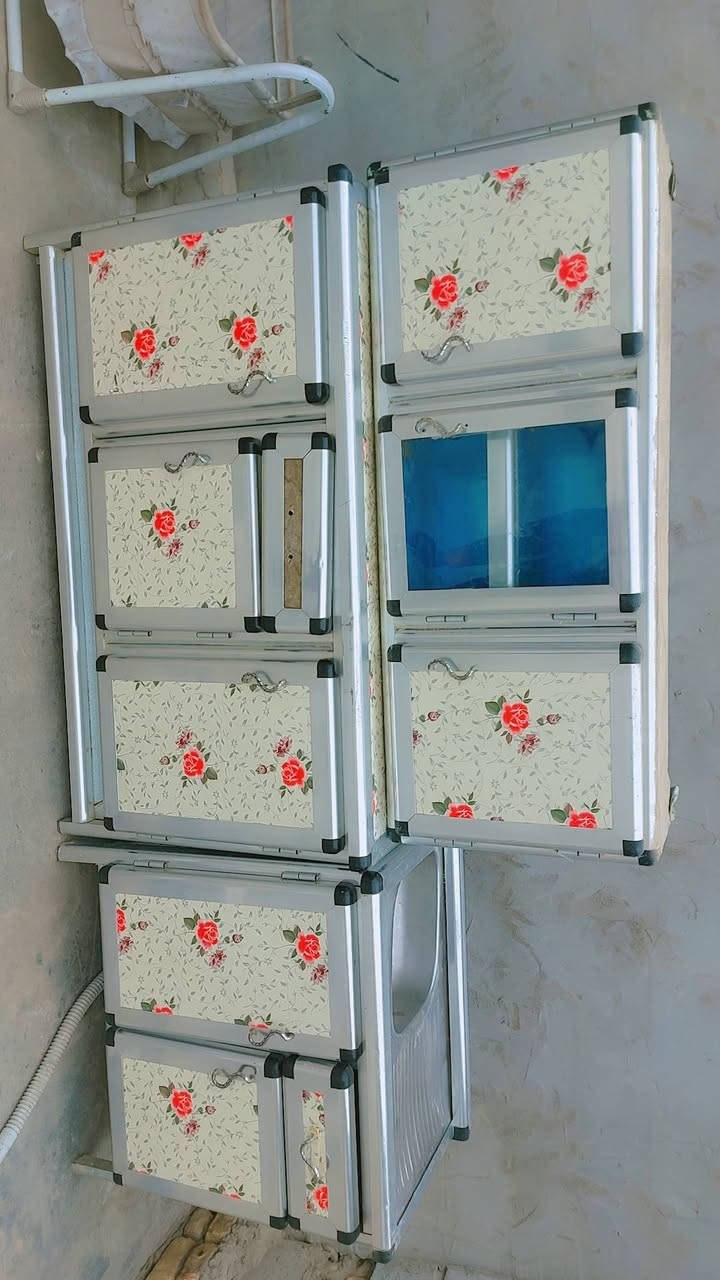 كاونتر للبيع السعر٢٠٠وبي مجال ٣قطع ارقم *********** رقم وتسال
