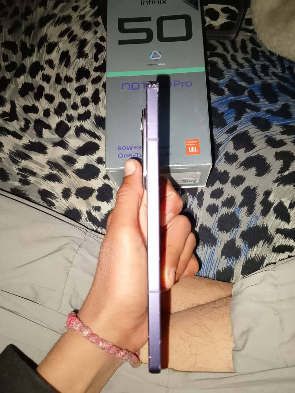 Infinix NOTE 50 Pro
بطارية 5200
ذاكرته 256
كامل ملحقات
نضافته80بل ميه
بغداد_الرئاسه شارع 20
***********
