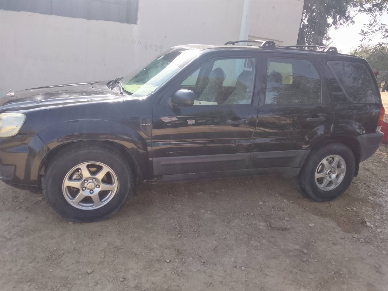 من رخصت الكروب السلام عليكم سياره فورت محور مكينه ابو الكف مكينه نضيفه وكير نضيف سياره حلوه كلش بيع ومراوس  السعر 35 الاتصال ***********  المراوس حسب ال قناعه
