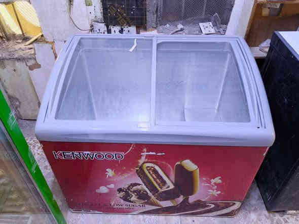 السلام عليكم ورحمة الله غراض محل للبيع 

مجمدات عدد/2.     + رفوف /عدد 4 قياسهن 2.30× 1.    + رفوف وسط عدد/2

نظاف الله شاهد للاستفسار هذا رقمي 
*********** /بغداد الشعلة
