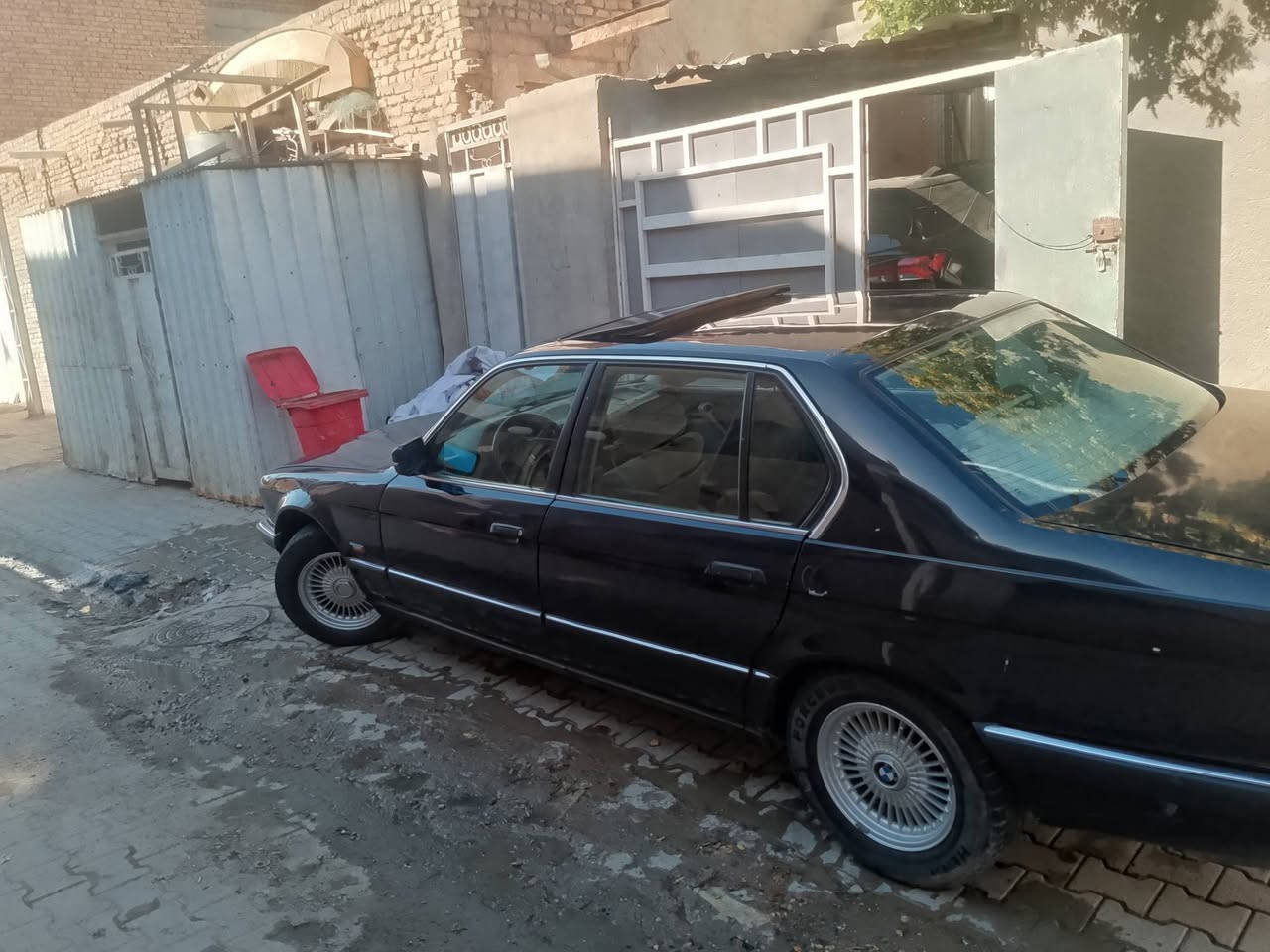 السلام عليكم
للبيع بيم حجم 735 موديل 92 اصل رقم بغداد هزه جديده سنويه لل 30 

تبريد شغال كهربائيات شغاله كله حداديه جديد من الطول للطول

محرك جديد ستوني شاده وارد ياباني

سلايت شغال طكتين جام كهربائي اربعه شغالات

كشنات كهربائيه شغاله 

السعر 55اوبيه مجال بصيط رقم الهاتف ***********مكاني ميسان قضاء الجر الكبير
