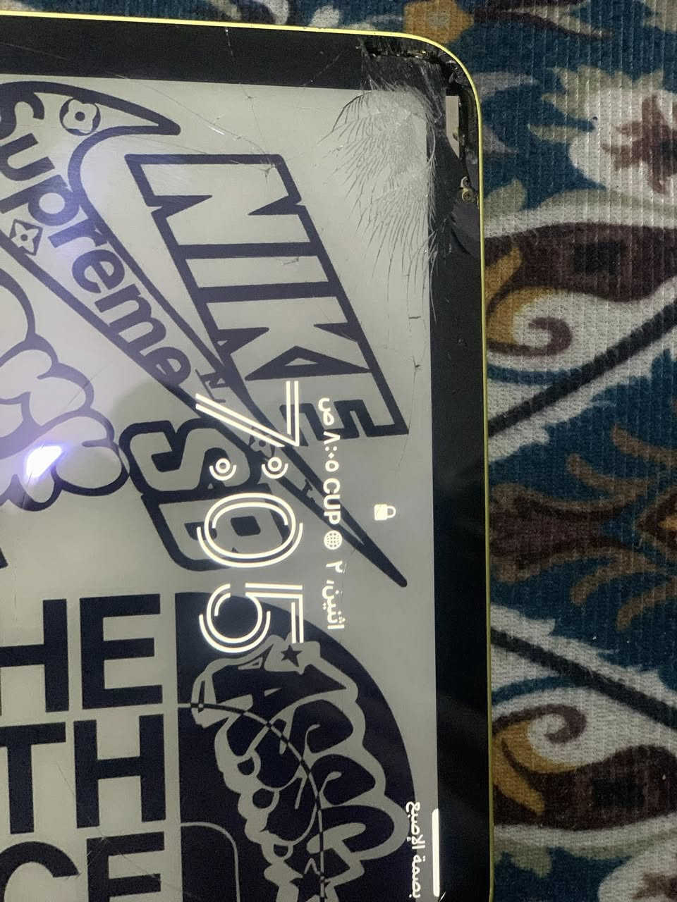 سلام عليكم ايباد 10ايباد نضيف بي فقط هاذه الكسر والكسر مو واكع والباقي كلشي مابي نضيف واخو الجديد ذاكره64 ***********السعر 350وبي مجال قليل
